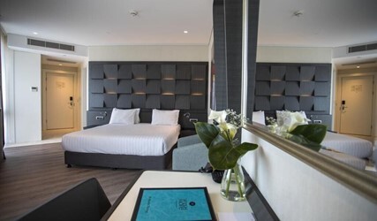 Junior Suite with King Bed 