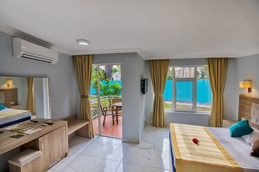 Club Family Room 2