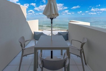 Junior Suite 1 Bedroom & living Room Sea View 2-3 Pax A/C