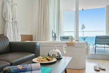 Junior Suite Frontal sea view