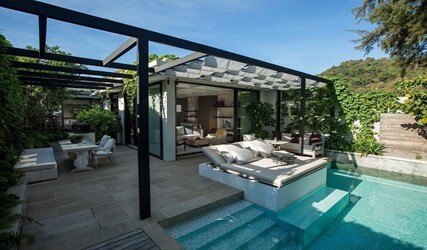 Beachfront Pool Villa King