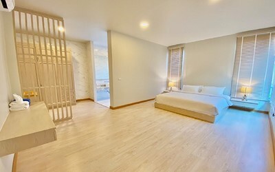 3-bedroom Beachfront Signature Pool Villa