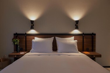Mega Room 1 Bedroom Suite