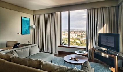 Corner Suite City View With Lounge Access 