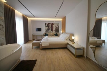 Deluxe Suite with Panoramic Sea View