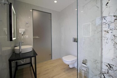 Deluxe Suite with Panoramic Sea View