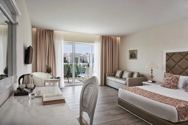 Double Room Superior with Pool View