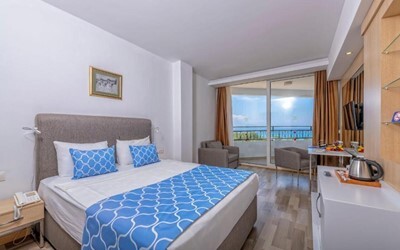 Mainbuilding Sea View