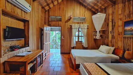 Bungalow Double with Partial Seaview