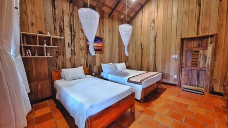Bungalow Double with Partial Seaview