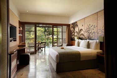Premier Room Pool Access