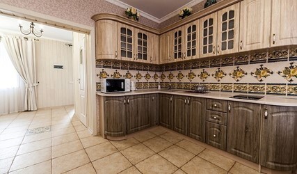 Апартаменты двухуровневые с кухней и камином