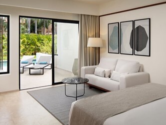 Aqua Junior Suite Swim-Up Garden View