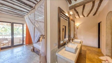 Deluxe Pearl Suite