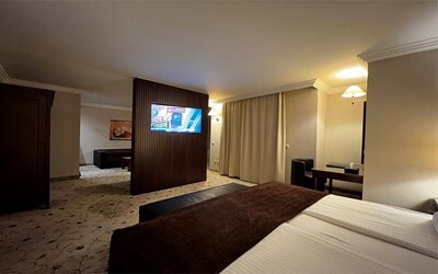 SUI Junior Suite