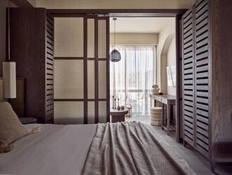 King Evergreen 1 Bedroom Suite with Balcony or Terrace Garden View