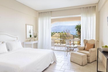 Double Room Panoramic Guestroom with Sea View