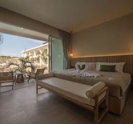 Deluxe Grand View Room