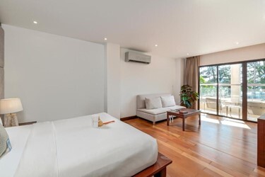 Deluxe beach front