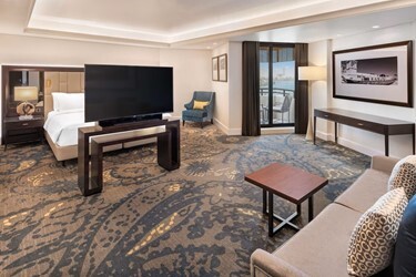 Grand Suite with Lounge Access and Balcony