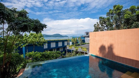 1-Bedroom Family Suite Ocean View