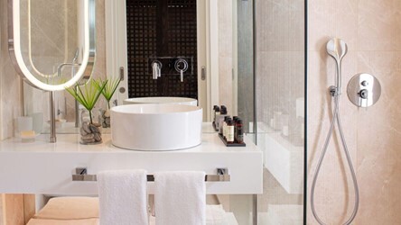 Superior Bungalow Private Courtyard