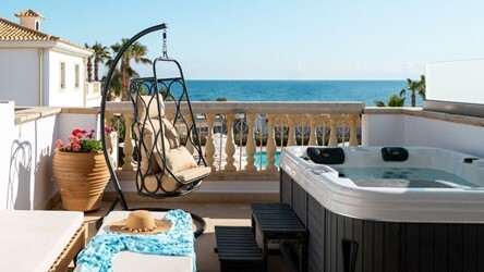 Bungalow With Jacuzzi Sea View