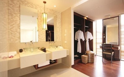 Royal Jacuzzi Penthouse Three Bedroom