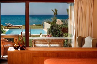 Junior Bungalow Suite Waterfront Private Pool MYTHICA