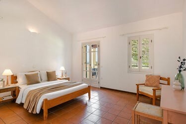 Family Room 1 Bedroom with Sea View