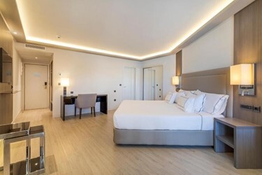 Grand Premium Room