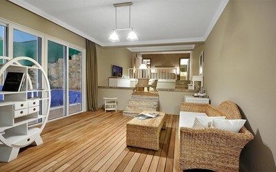 Pool Suite