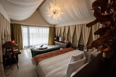 Reem presidential pool villa