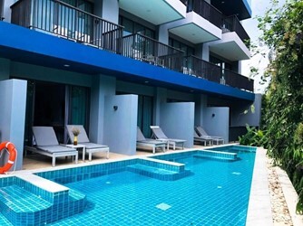 Deluxe Pool Facing Room