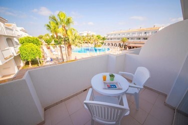 Superior Room Pool View