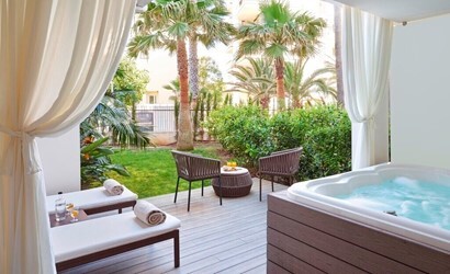 Suite with a Jacuzzi on a private terrace