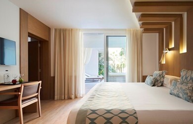 Suite with a Jacuzzi on a private terrace