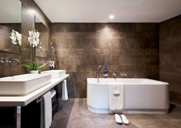 Suite with a Jacuzzi on a private terrace