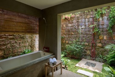 Hill Bungalow with Bathtub