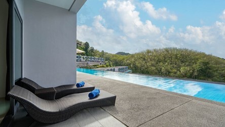 1 Bedroom Suite Pool Access Seaview