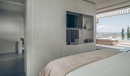 Honeymoon Suite