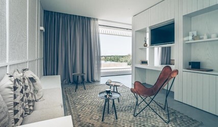 Honeymoon Suite