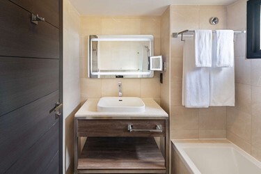 Premium Room with Balcony Garden View