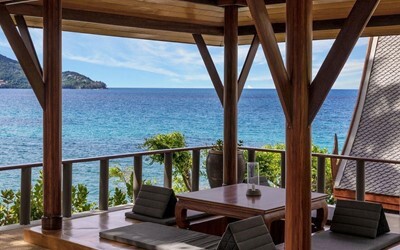 Deluxe Ocean Pool Pavilion