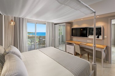 Suite 1 Bedroom with Sea View