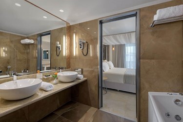 Suite 1 Bedroom with Sea View