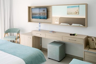Twin Room Swim up / Sharing Pool