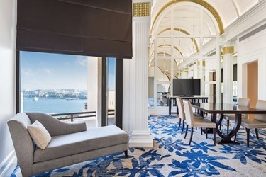 Presidential Suite with Lounge Access