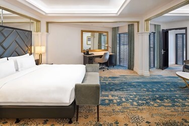 Presidential Suite with Lounge Access