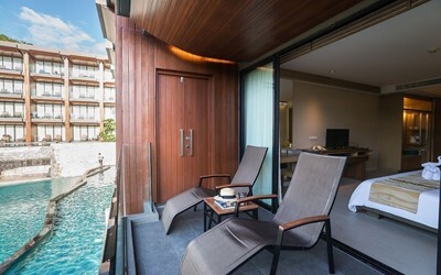 Pool View Jacuzzi Deluxe